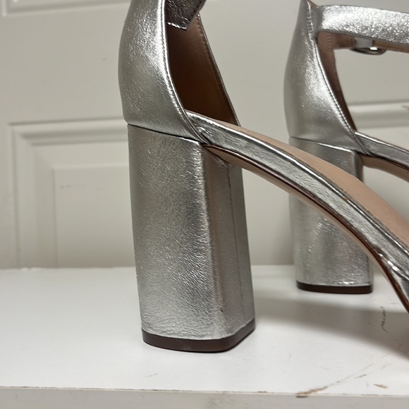 New Silver metallic 27 edit chunk heel open toe - Picture 2 of 8